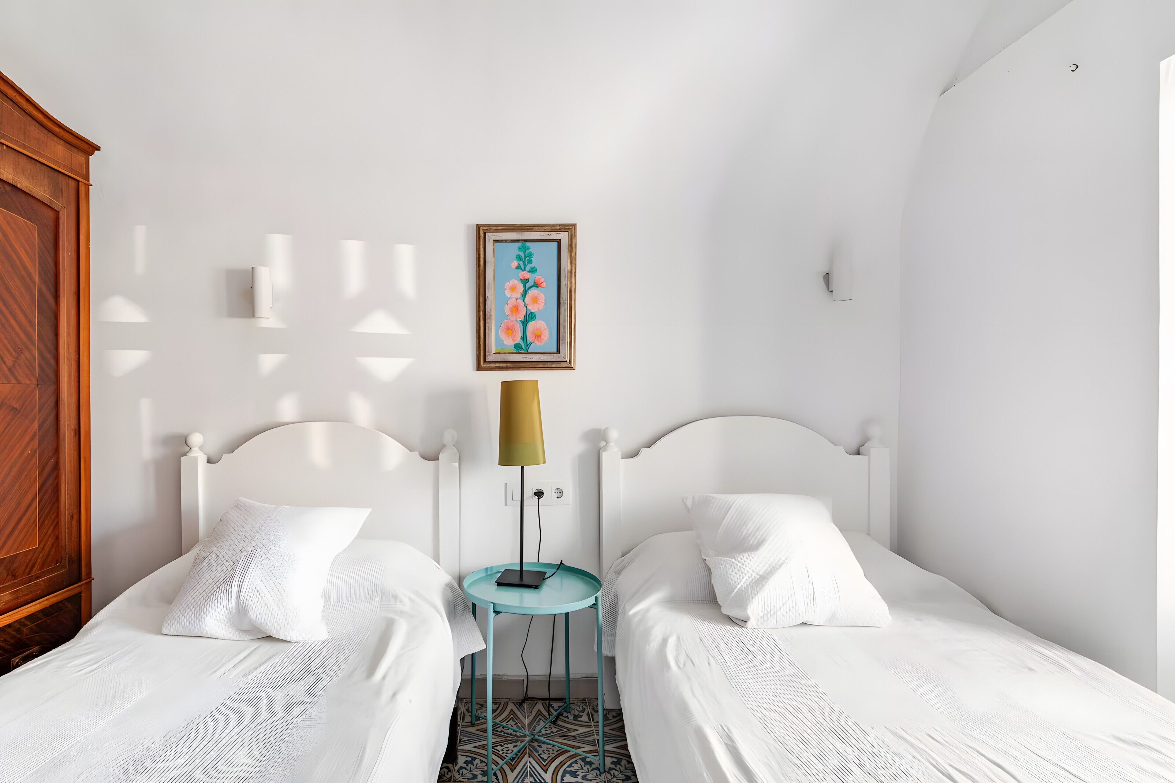 3 slaapkamers, een strijkplank/strijkijzer, gratis wifi, beddengoed