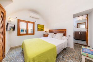 3 chambres, fer et planche à repasser, Wi-Fi gratuit, draps fournis