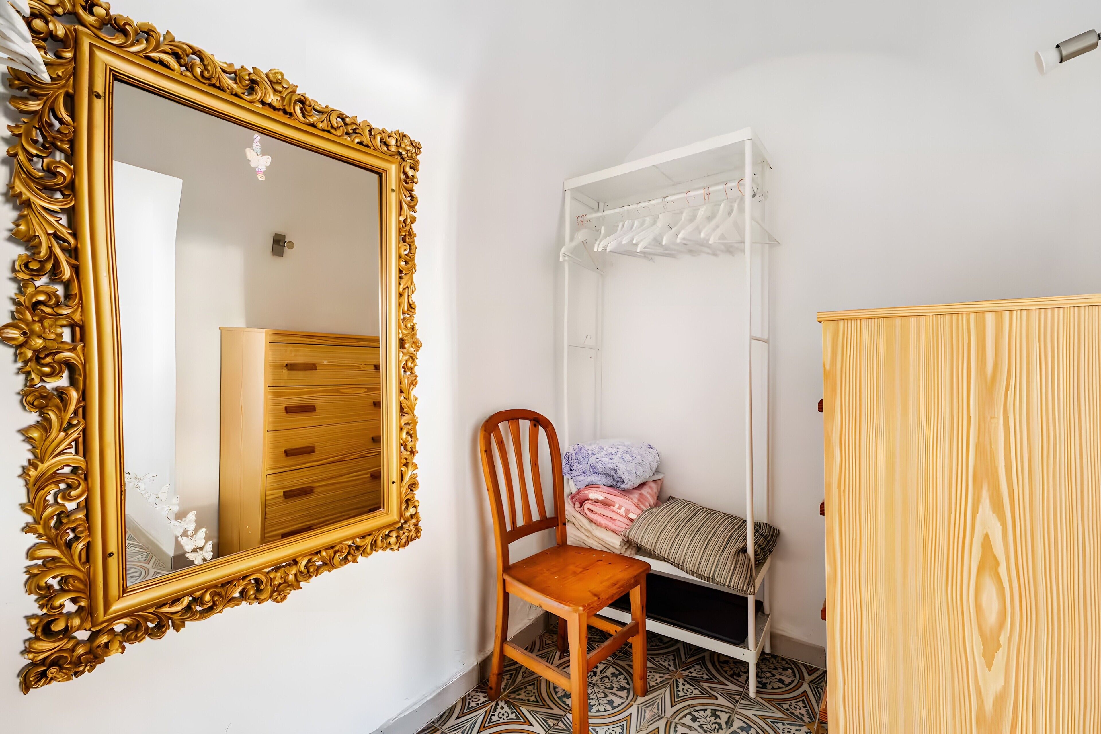 3 chambres, fer et planche à repasser, Wi-Fi gratuit, draps fournis