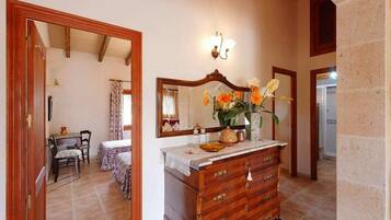 3 camere, ferro/asse da stiro, Wi-Fi gratuito, lenzuola