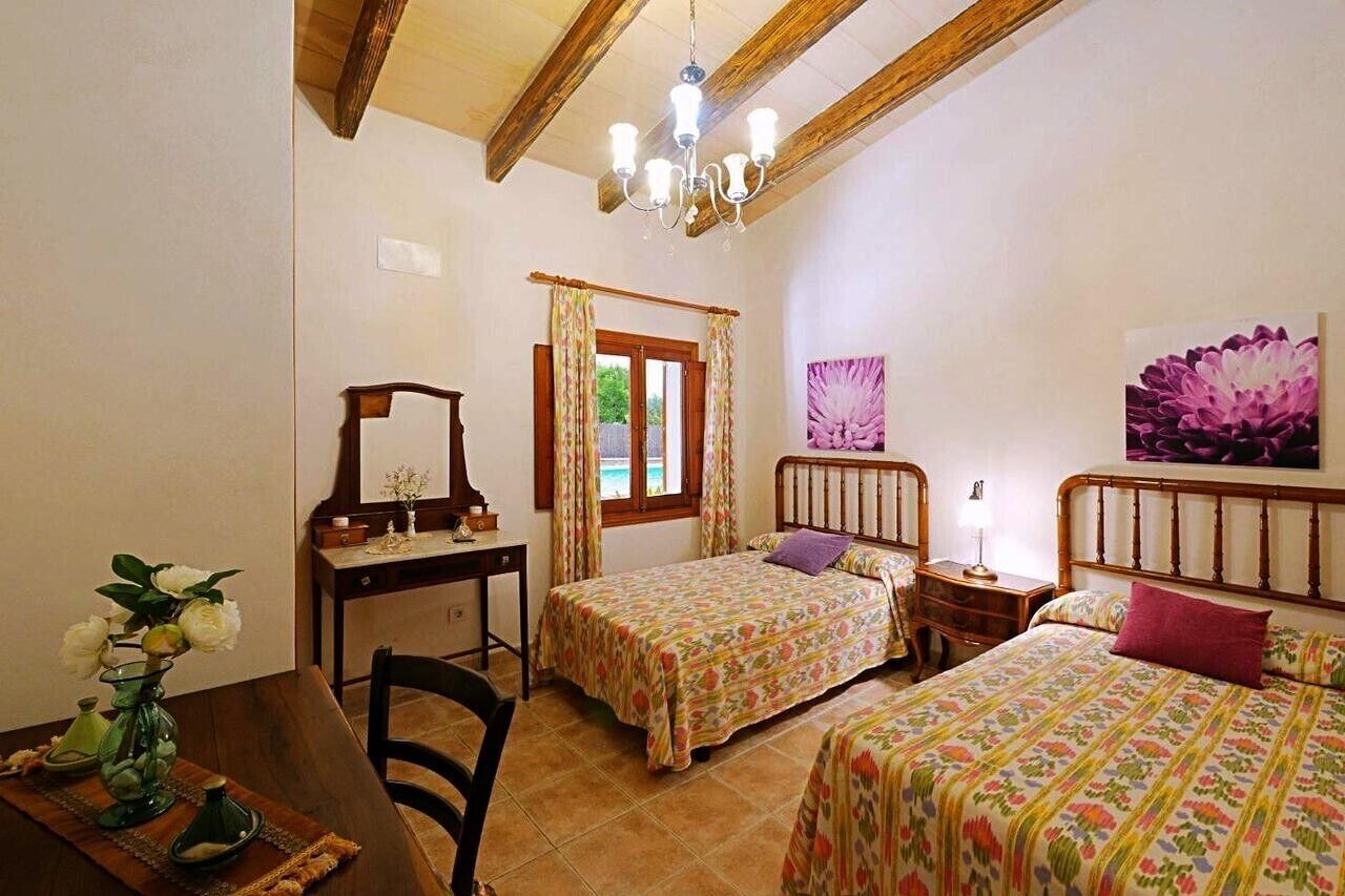 3 dormitorios, tabla de planchar con plancha, wifi gratis y ropa de cama