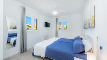 2 bedrooms, iron/ironing board, free WiFi, bed sheets