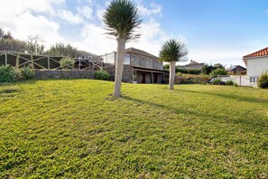 Exterior - Cottage 'Villa Montemar' with Sea View, Private Garden and Wi-Fi (Ponta do Pargo)