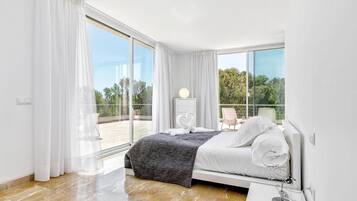 5 bedrooms, iron/ironing board, free WiFi, bed sheets