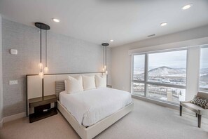 5 habitaciones, tabla de planchar con plancha y wifi gratis