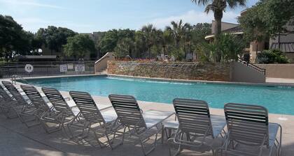 Island Club ocean view 2bdrm/2ba condo