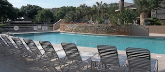 Island Club ocean view 2bdrm/2ba condo