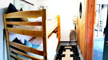 3 chambres, fer et planche à repasser, lit parapluie, Wi-Fi gratuit