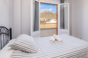 3 bedrooms, iron/ironing board, free WiFi, bed sheets - Holiday Home ‘Apartamento Brisas’ with Sea View, Wi-Fi, A/C & Balcony (Puerto Pollensa)