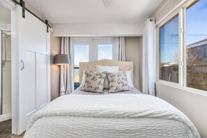 4 habitaciones, tabla de planchar con plancha y cuna de viaje