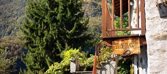 Casa Alpinone: detached rustic house in the countryside with private garden and orchard