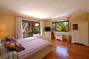 4 chambres, fer et planche à repasser, Wi-Fi gratuit, draps fournis