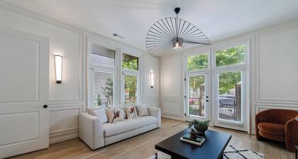 3 Story 2BR-2.5BA Townhouse w/Terrace/pool Downtown ATL Open