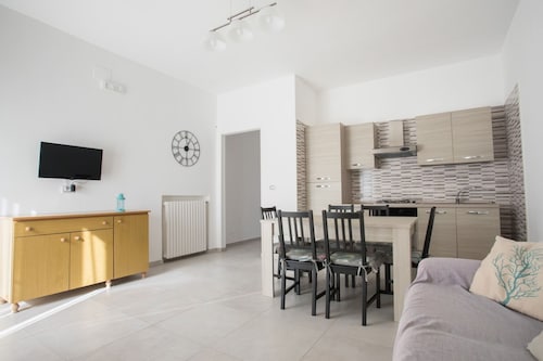 Aqua Apartment | outdoor space, wifi, a/c