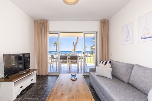 Family beachfront apartments in Cambrils - UHC DMS V