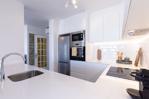 Fridge, microwave, oven, stovetop