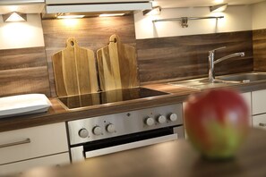 Refrigerador, microondas, horno, lavavajillas