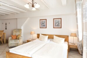 Unclassified image, 4 of 18, button - Kietzspeicher App. 05 (Waren (Müritz))