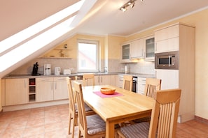 Køleskab, mikrobølgeovn, ovn, opvaskemaskine