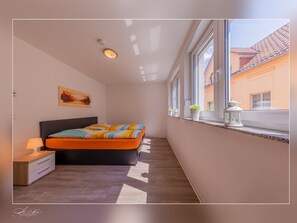 2 Schlafzimmer, Reisekinderbett, WLAN, Bettwäsche