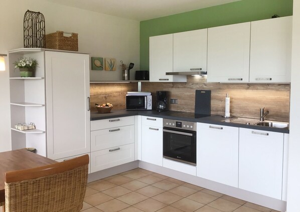 Køleskab, mikrobølgeovn, ovn, opvaskemaskine