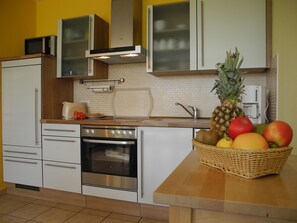 Fridge, oven, dishwasher