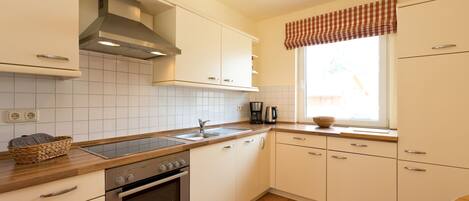 Réfrigérateur, four, lave-vaisselle