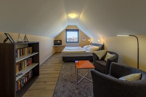 2 Schlafzimmer, Reisekinderbett, WLAN, Bettwäsche