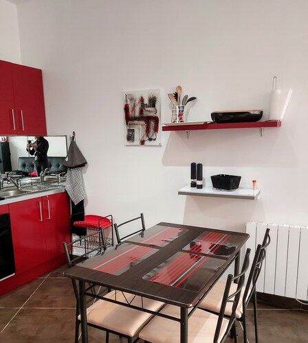 Appartement de Plain Pied Dans Charmant Petit Village Provençale Touristique