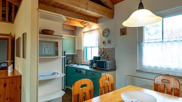 Kühlschrank, Mikrowelle, Ofen, Geschirrspüler