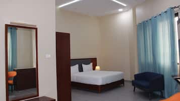 Suite Studio | Minibar, ameublement personnalisé, bureau