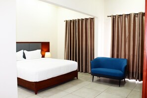 Superior Room | Minibar, individually furnished, desk, laptop workspace - Ixoras Hotel (Kinshasa)