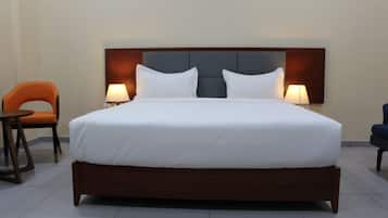 Studio Suite | Minibar, individually furnished, desk, laptop workspace