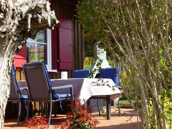 تناول الطعام بالخارج