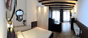 1 dormitorio, tabla de planchar con plancha, wifi gratis y ropa de cama