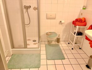 Shower, towels - Kietzspeicher App. 15 (Waren (Müritz))