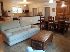 TV, fireplace, offices