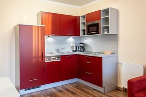 Kühlschrank, Mikrowelle, Geschirrspüler