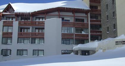 Apartment La Mongie 1900 3 bedrooms 8 people.