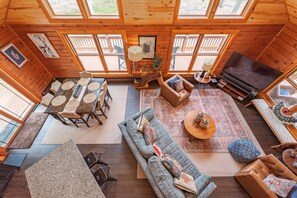Smart TV, fireplace, DVD player