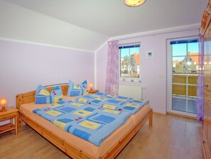 4 多间卧室、办公桌、旅行婴儿床、WiFi