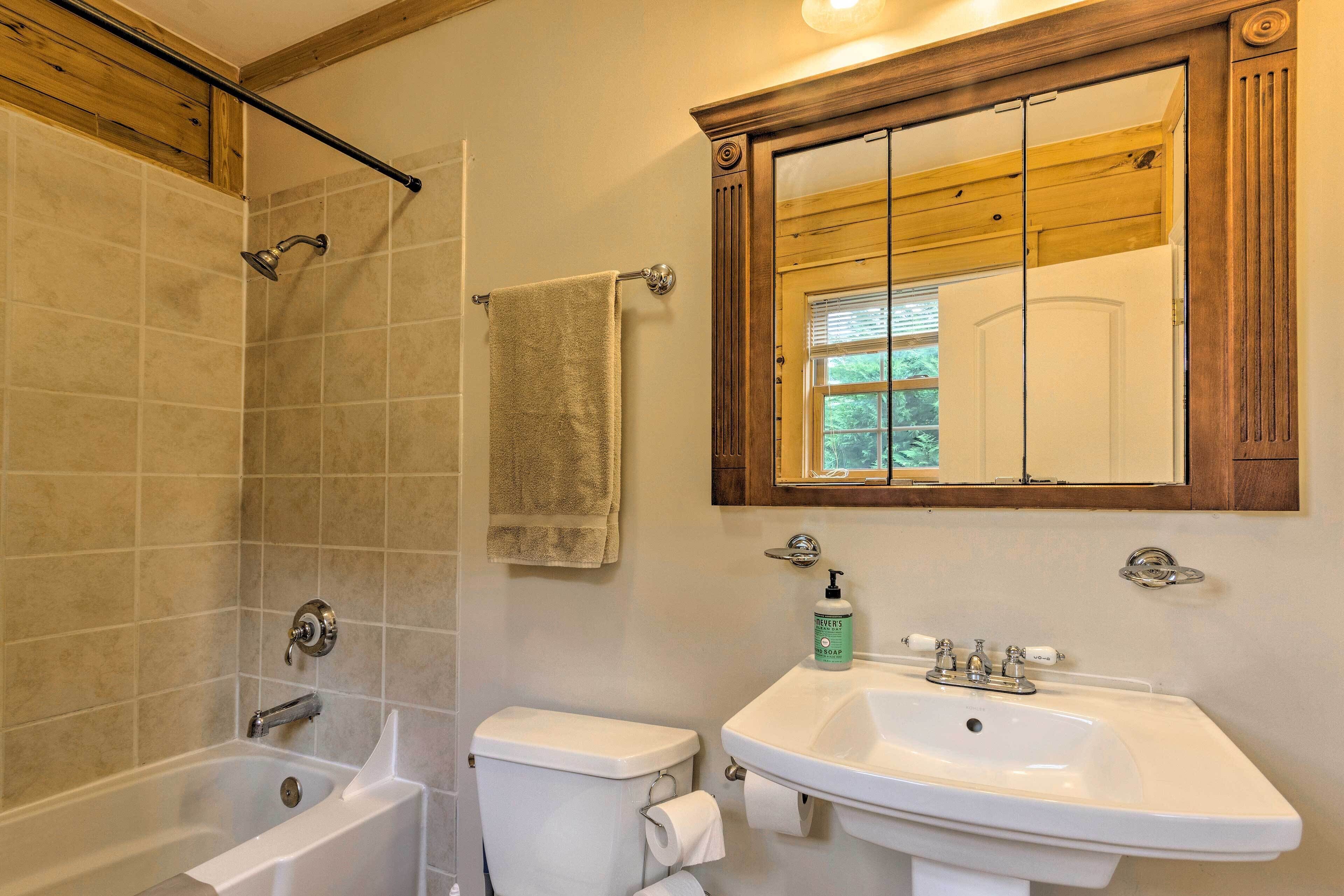 Riverfront Marshall Escape w/ Mountain Views!