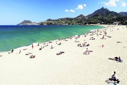 VAGUES ET PINS: Apt 73m2 Quiet residence, swimming pool, private garden, 1mn walk to the sea