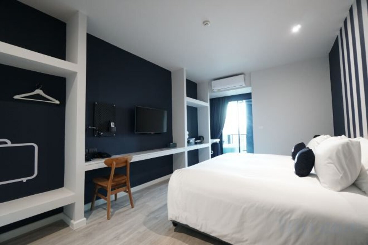 Deluxe King Room With Bathtub