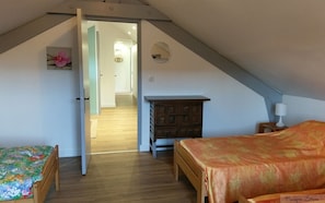 6 bedrooms, iron/ironing board, travel crib, free WiFi