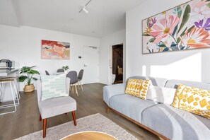 Two Bed Two Bath Apartment With Parking | Living area | Smart TV