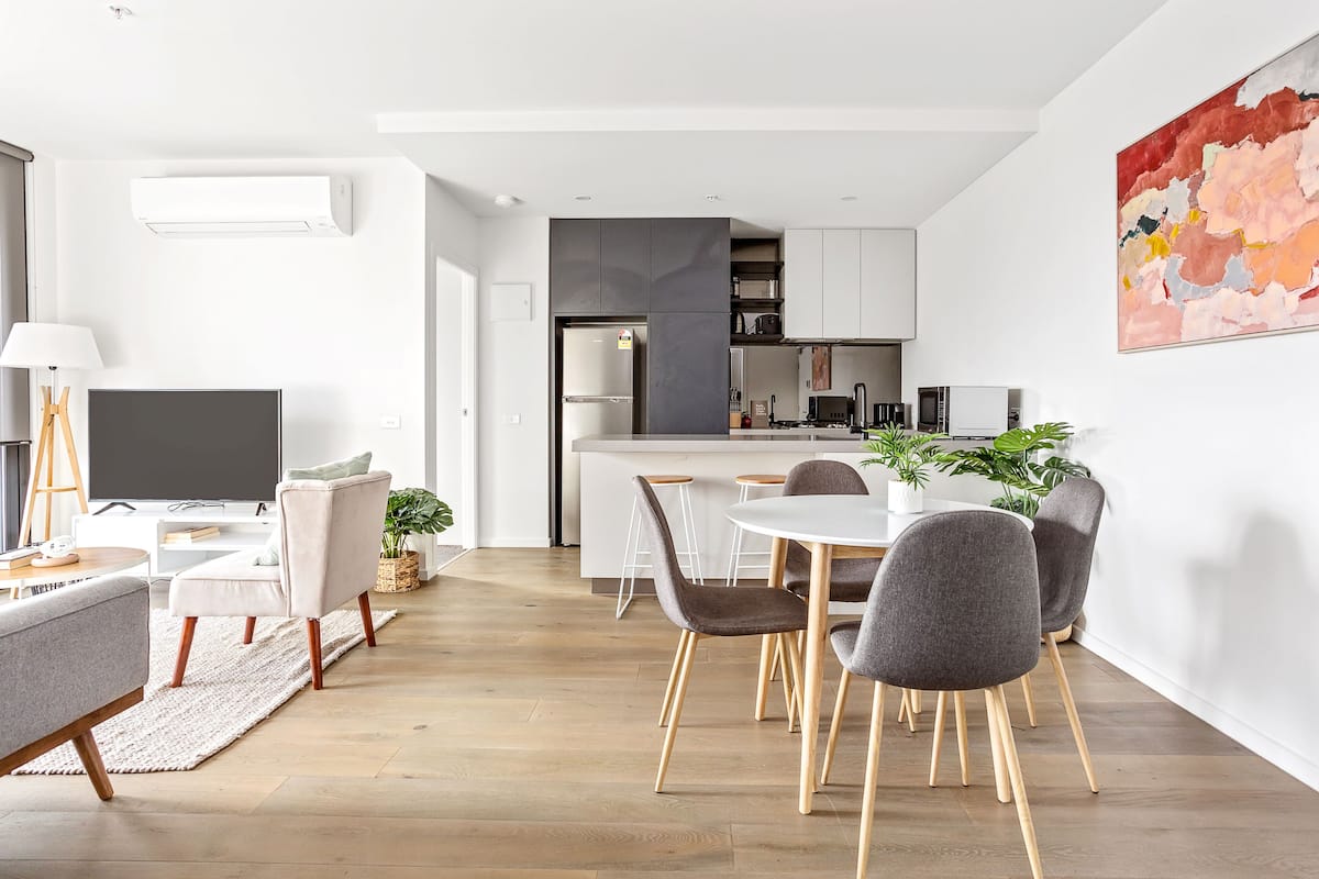 Departamento, 2 habitaciones, 2 baños (With Parking) | Área de sala de estar | Smart TV