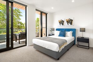 Departamento, 3 habitaciones | Escritorio, tabla de planchar con plancha, wifi gratis y ropa de cama 