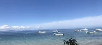 Bungalow facing the sea