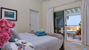4 bedrooms, in-room safe, desk, iron/ironing board